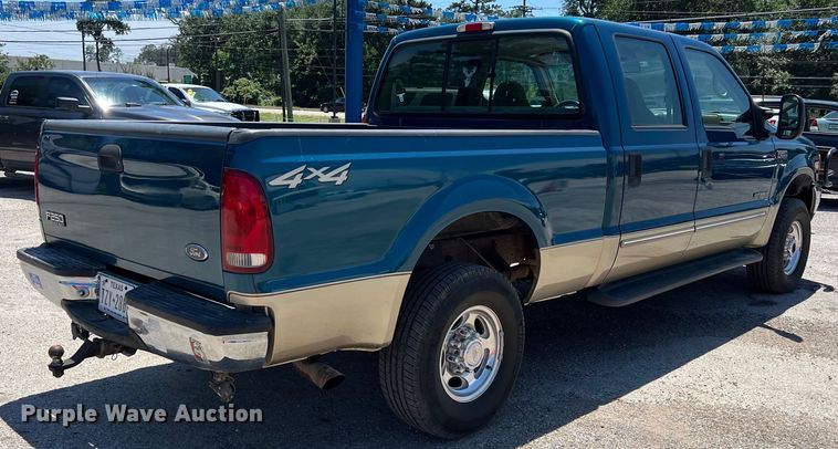 image for item LU9855 2000 Ford F-250 Super Duty Lariat Crew Cab pickup truck