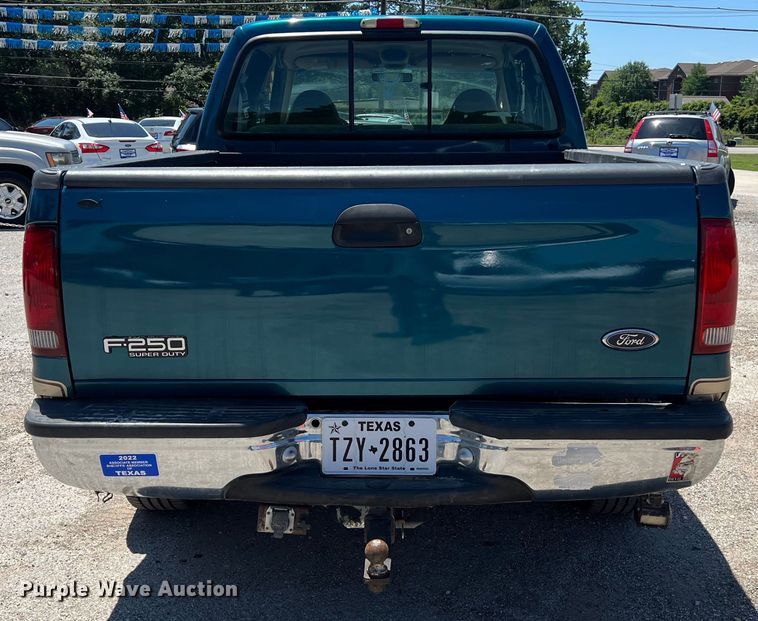 image for item LU9855 2000 Ford F-250 Super Duty Lariat Crew Cab pickup truck