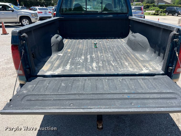 image for item LU9855 2000 Ford F-250 Super Duty Lariat Crew Cab pickup truck