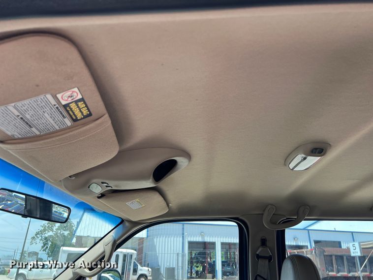 image for item LU9855 2000 Ford F-250 Super Duty Lariat Crew Cab pickup truck