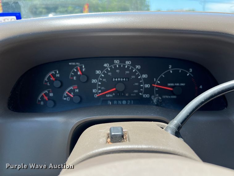 image for item LU9855 2000 Ford F-250 Super Duty Lariat Crew Cab pickup truck