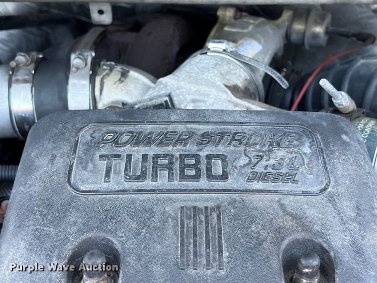 image for item LU9855 2000 Ford F-250 Super Duty Lariat Crew Cab pickup truck