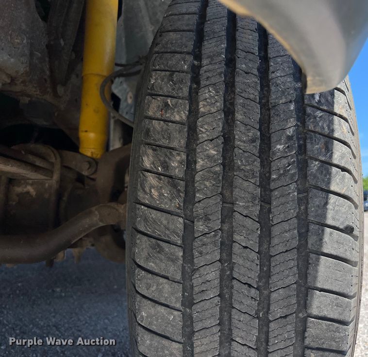 image for item LU9855 2000 Ford F-250 Super Duty Lariat Crew Cab pickup truck