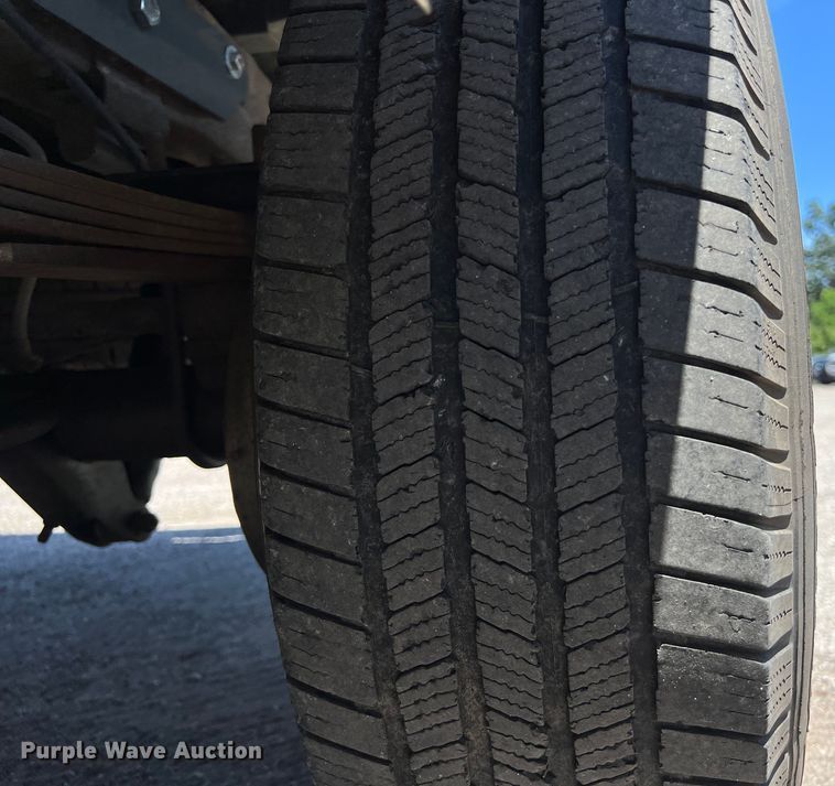 image for item LU9855 2000 Ford F-250 Super Duty Lariat Crew Cab pickup truck