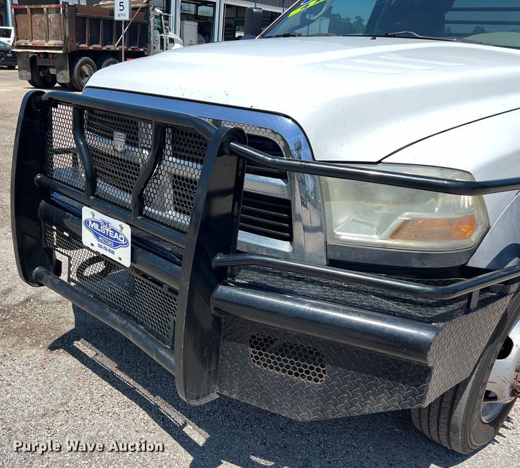 image for item LU9856 2012 Dodge Ram 4500HD flatbed pickup truck