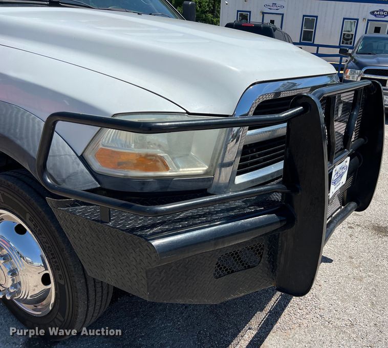 image for item LU9856 2012 Dodge Ram 4500HD flatbed pickup truck