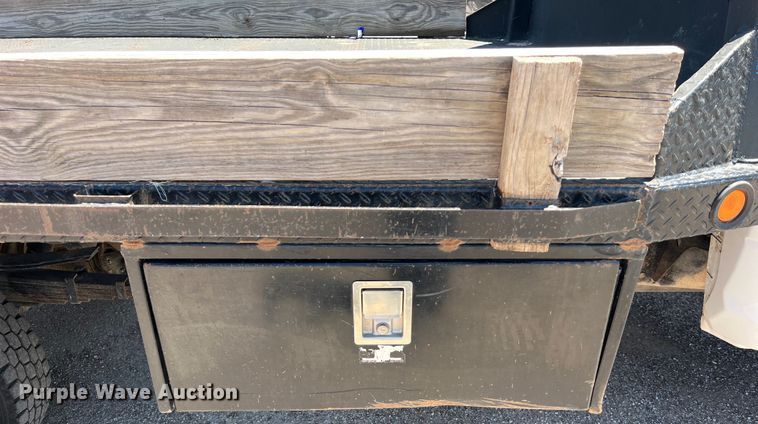 image for item LU9856 2012 Dodge Ram 4500HD flatbed pickup truck