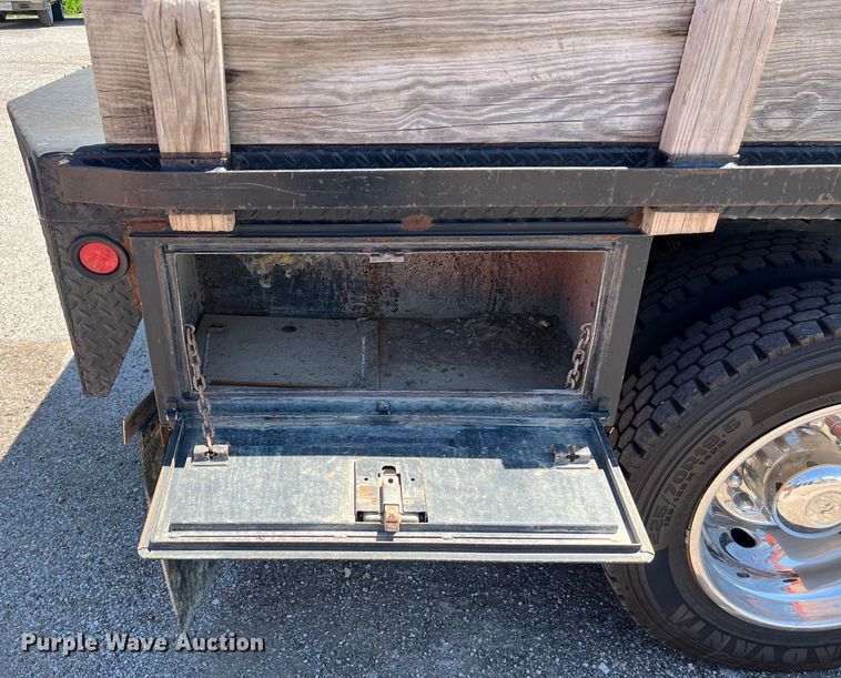 image for item LU9856 2012 Dodge Ram 4500HD flatbed pickup truck