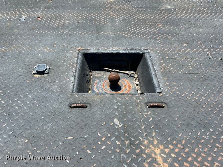 image for item LU9856 2012 Dodge Ram 4500HD flatbed pickup truck