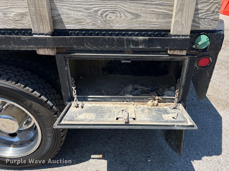 image for item LU9856 2012 Dodge Ram 4500HD flatbed pickup truck