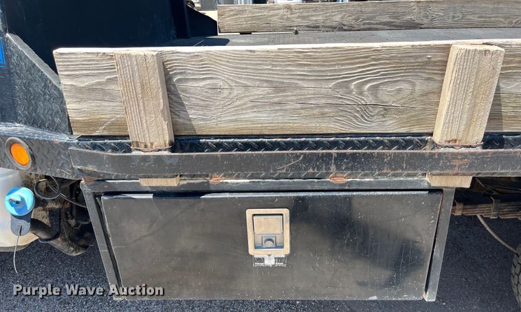 image for item LU9856 2012 Dodge Ram 4500HD flatbed pickup truck