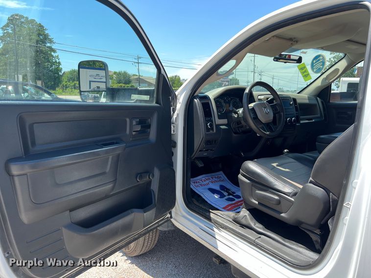 image for item LU9856 2012 Dodge Ram 4500HD flatbed pickup truck