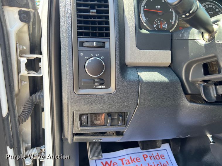 image for item LU9856 2012 Dodge Ram 4500HD flatbed pickup truck