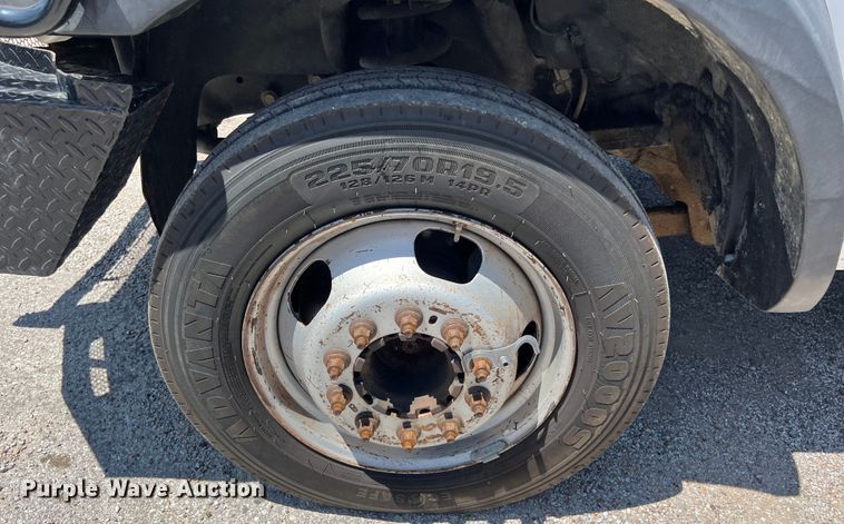 image for item LU9856 2012 Dodge Ram 4500HD flatbed pickup truck