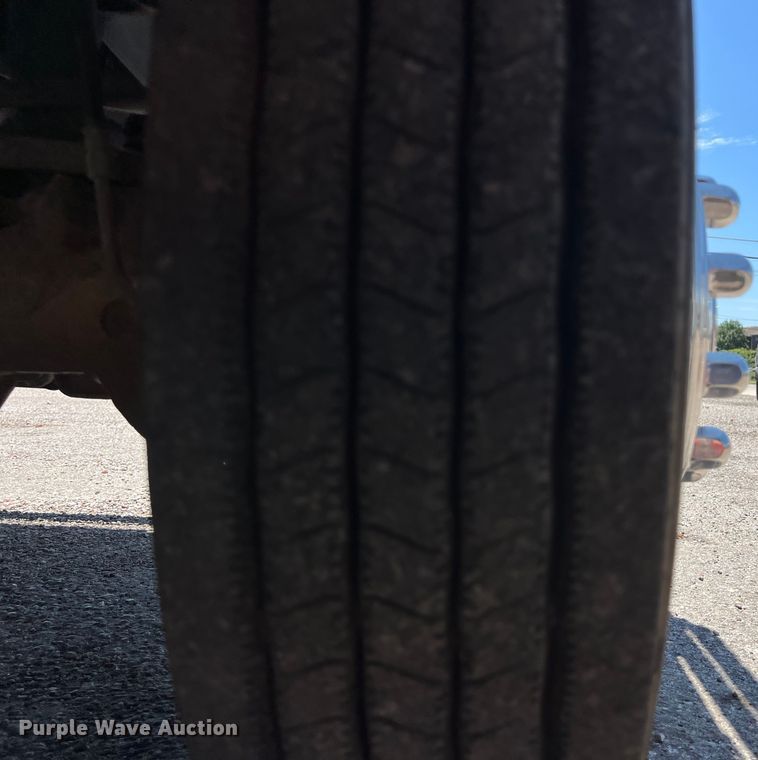 image for item LU9856 2012 Dodge Ram 4500HD flatbed pickup truck