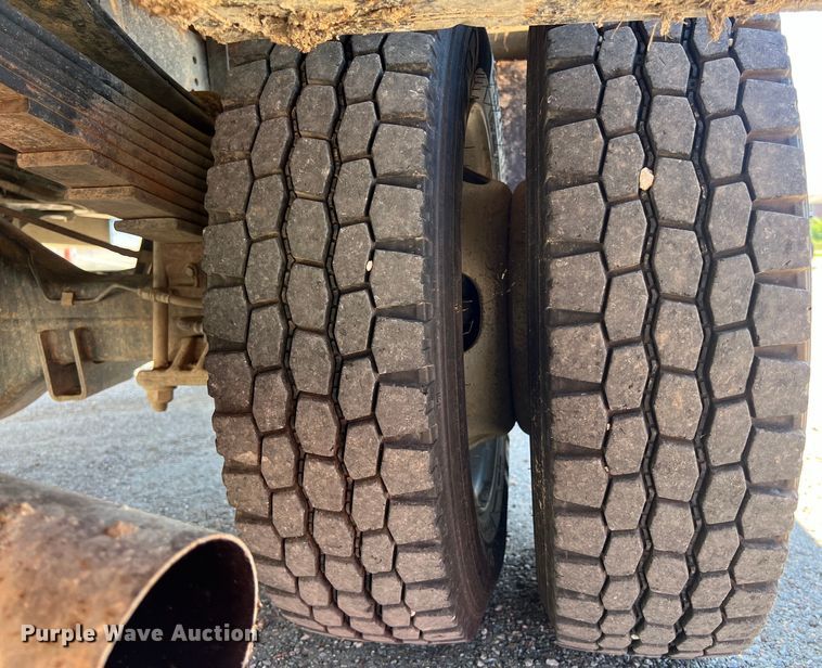 image for item LU9856 2012 Dodge Ram 4500HD flatbed pickup truck