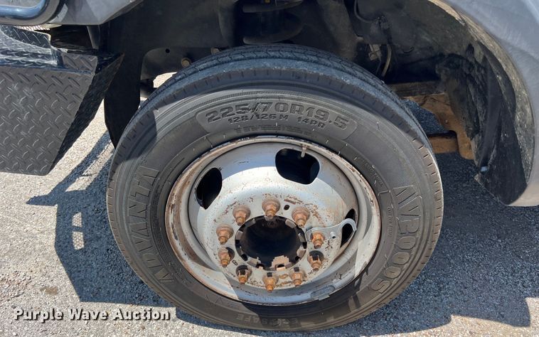 image for item LU9856 2012 Dodge Ram 4500HD flatbed pickup truck