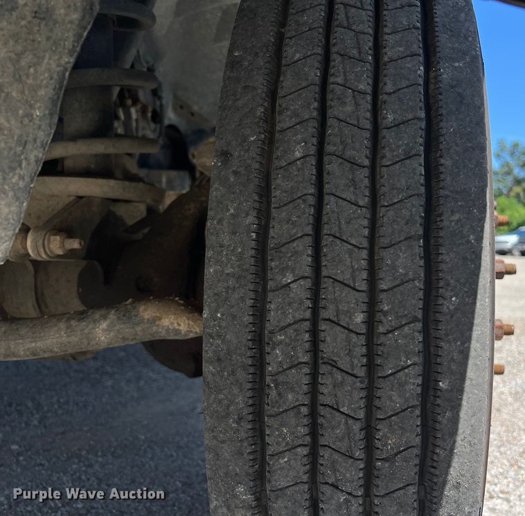 image for item LU9856 2012 Dodge Ram 4500HD flatbed pickup truck