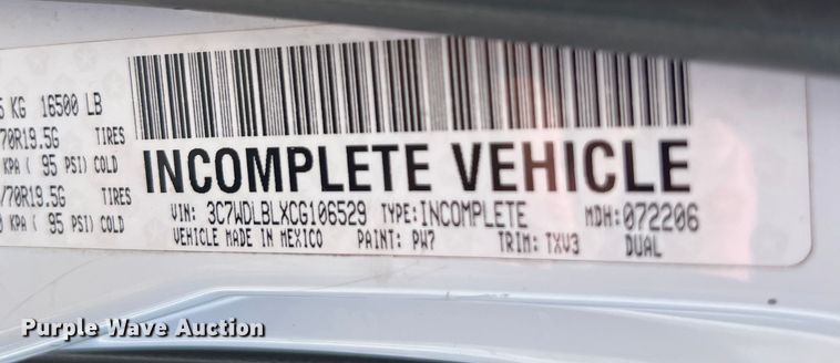 image for item LU9856 2012 Dodge Ram 4500HD flatbed pickup truck