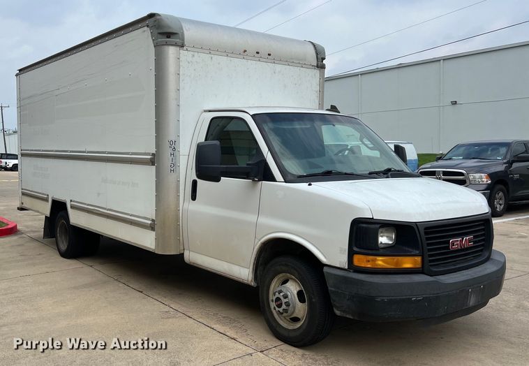 image for item LU9859 2016 GMC Savana 3500 box truck