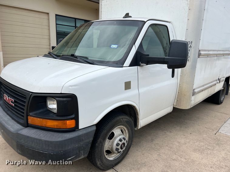 image for item LU9859 2016 GMC Savana 3500 box truck