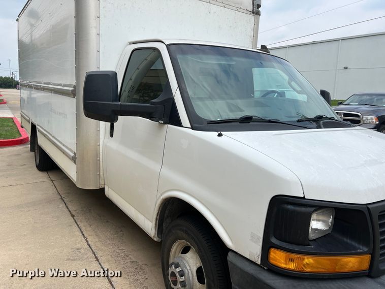 image for item LU9859 2016 GMC Savana 3500 box truck