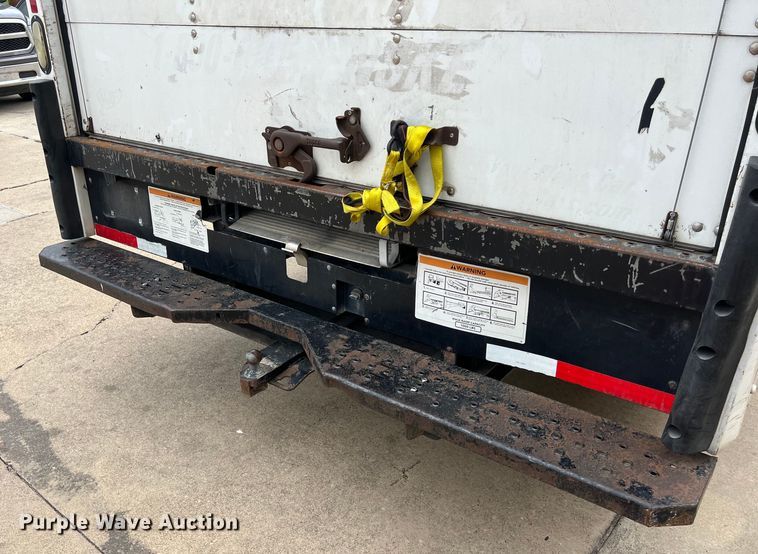 image for item LU9859 2016 GMC Savana 3500 box truck