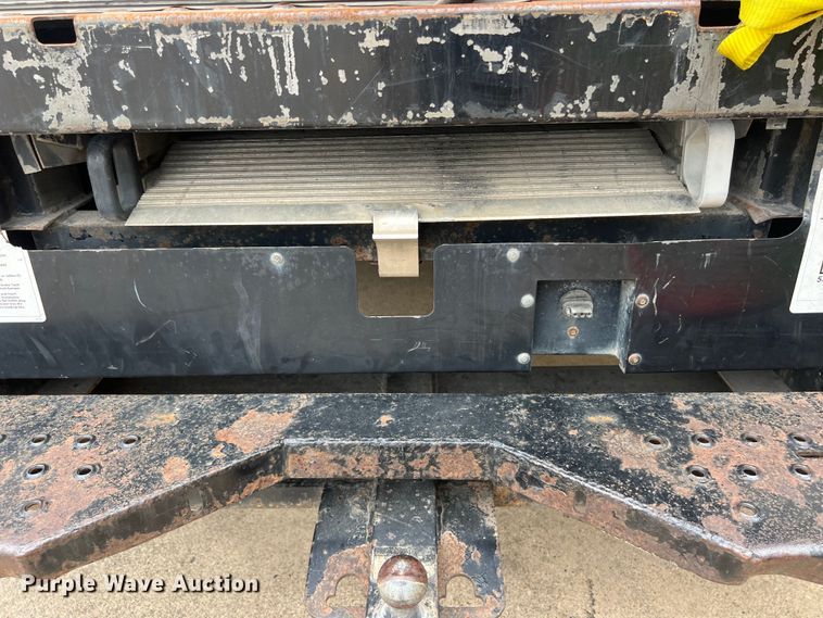 image for item LU9859 2016 GMC Savana 3500 box truck