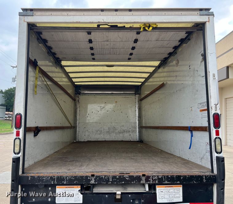 image for item LU9859 2016 GMC Savana 3500 box truck