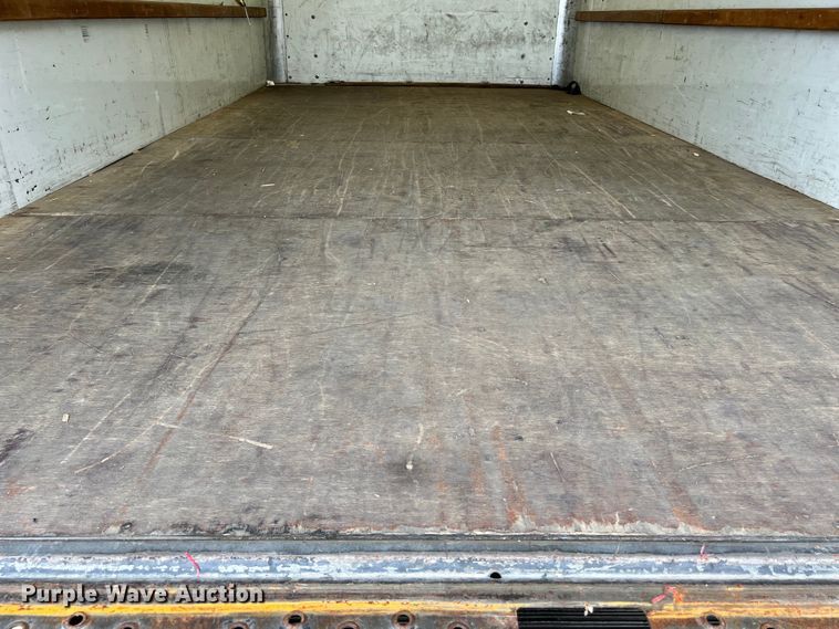 image for item LU9859 2016 GMC Savana 3500 box truck