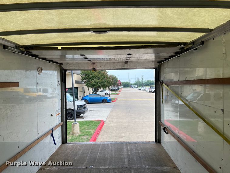 image for item LU9859 2016 GMC Savana 3500 box truck