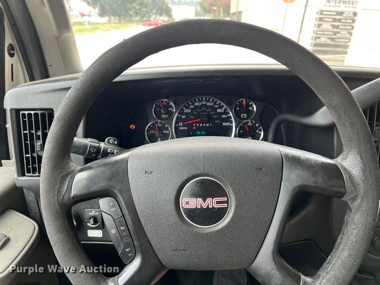 image for item LU9859 2016 GMC Savana 3500 box truck