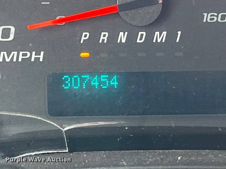 image for item LU9859 2016 GMC Savana 3500 box truck