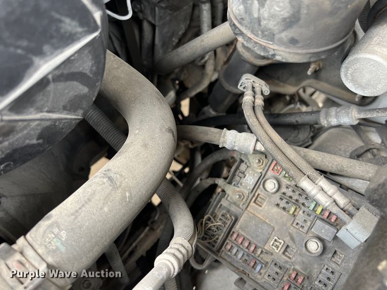 image for item LU9859 2016 GMC Savana 3500 box truck