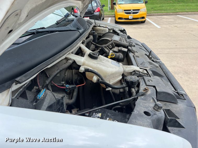 image for item LU9859 2016 GMC Savana 3500 box truck