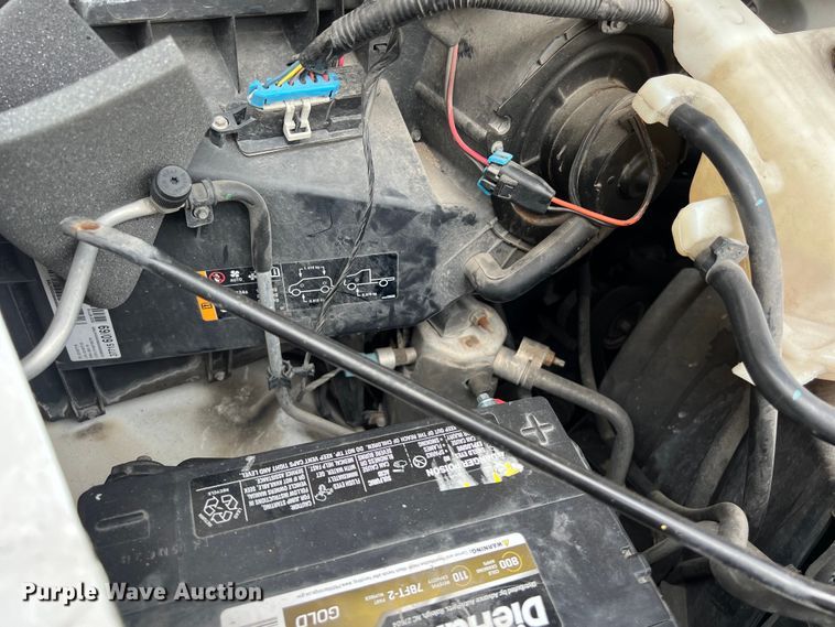 image for item LU9859 2016 GMC Savana 3500 box truck