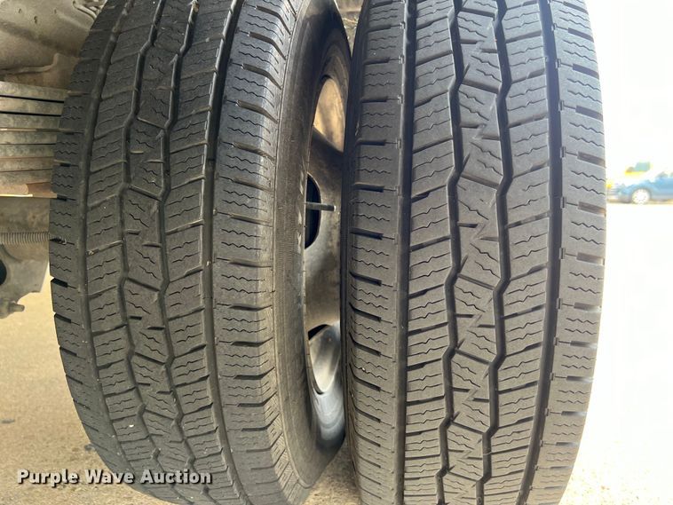 image for item LU9859 2016 GMC Savana 3500 box truck