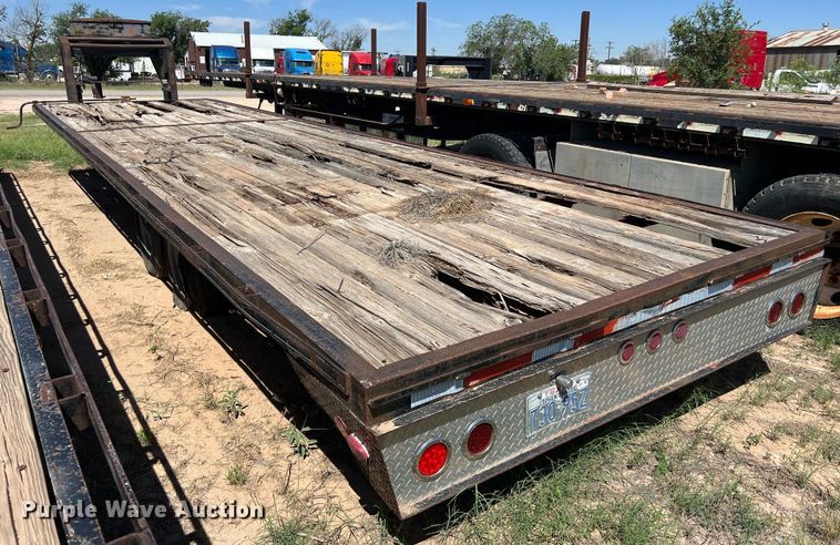 image for item LU9868 1998 Pero equipment trailer