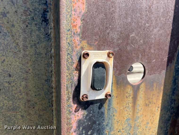 image for item LU9868 1998 Pero equipment trailer