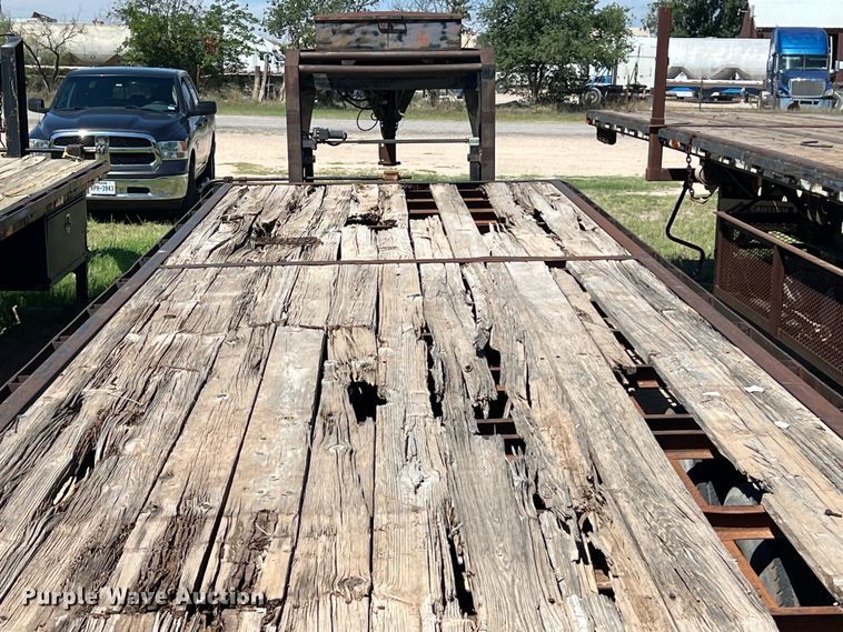 image for item LU9868 1998 Pero equipment trailer