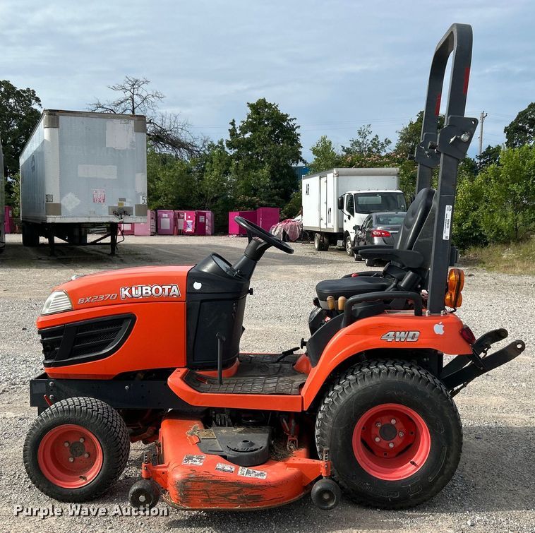 image for item NB9420 2016 Kubota BX2370 MFWD tractor