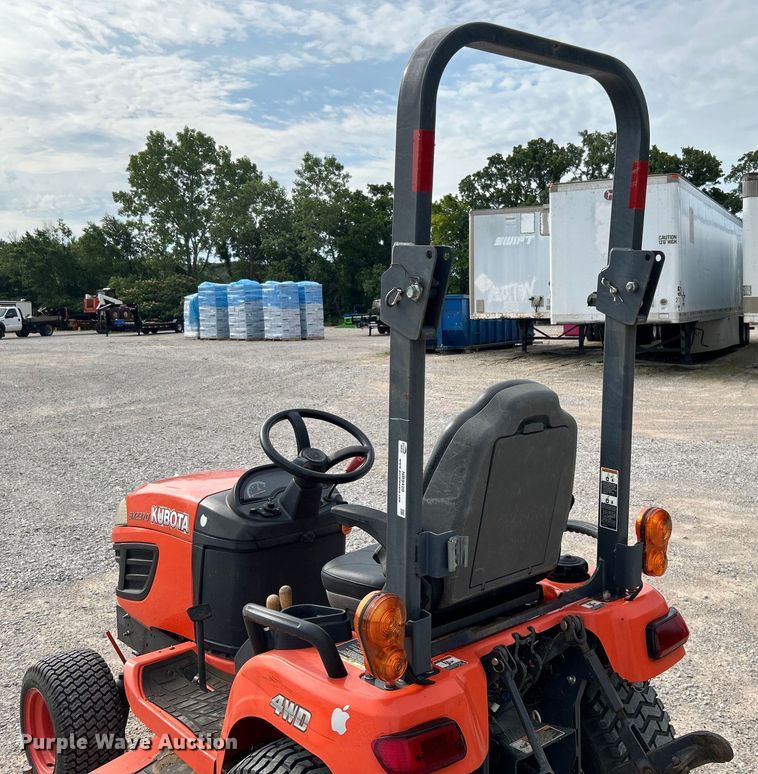 image for item NB9420 2016 Kubota BX2370 MFWD tractor