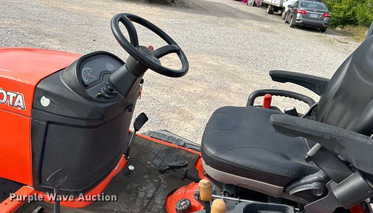 image for item NB9420 2016 Kubota BX2370 MFWD tractor