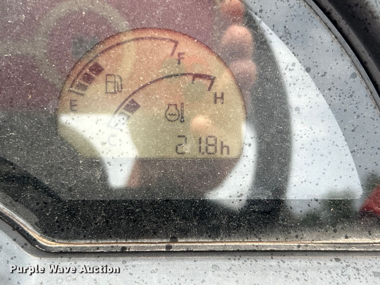 image for item NB9420 2016 Kubota BX2370 MFWD tractor