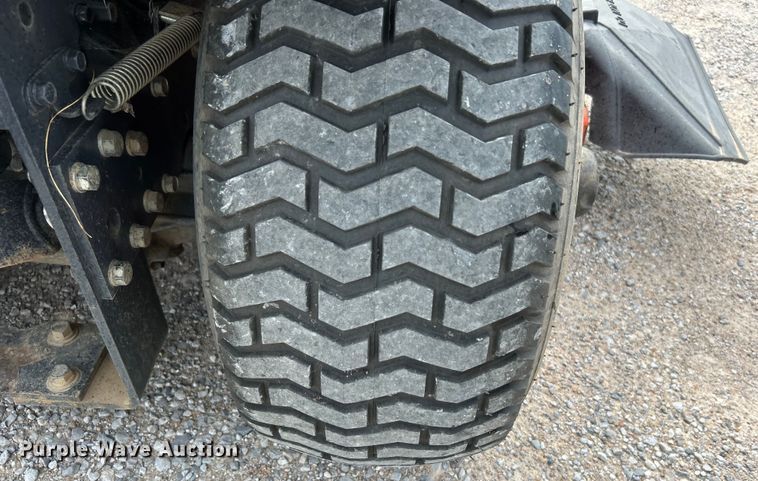 image for item NB9420 2016 Kubota BX2370 MFWD tractor