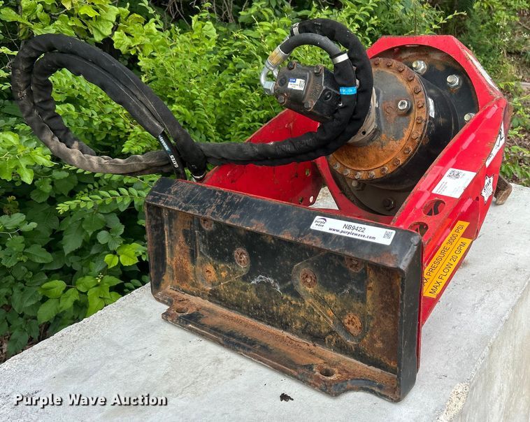 image for item NB9422 Fecon SHX22CL-10-18-HO compact utility loader stump grinder