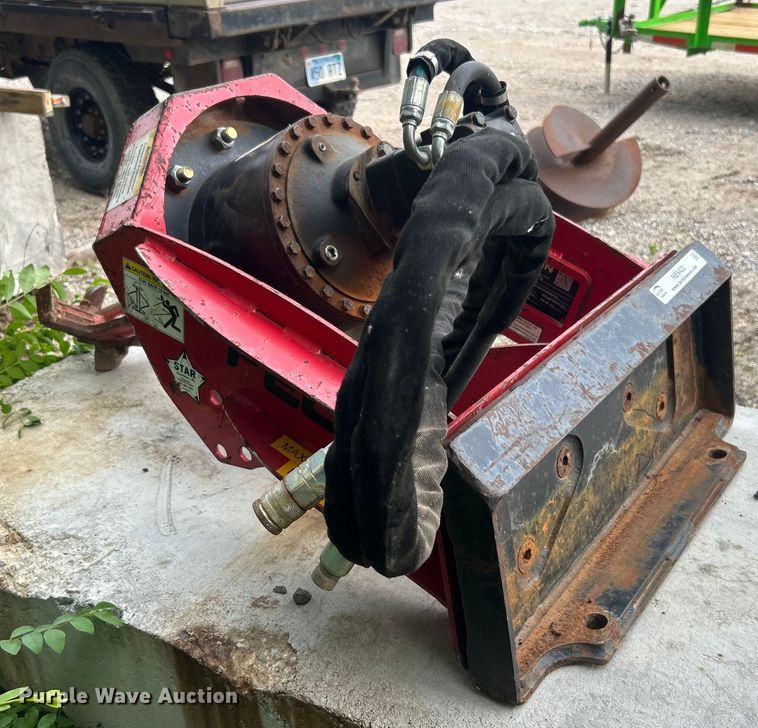 image for item NB9422 Fecon SHX22CL-10-18-HO compact utility loader stump grinder