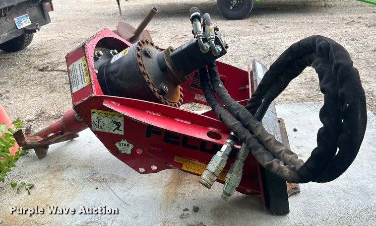 image for item NB9422 Fecon SHX22CL-10-18-HO compact utility loader stump grinder