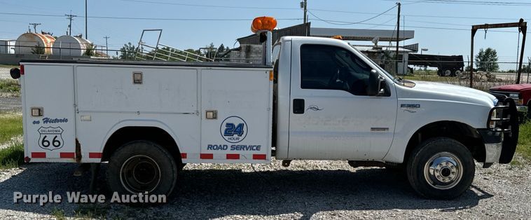 image for item ND9334 2006 Ford F350 Super Duty XL utility bed pickup truck