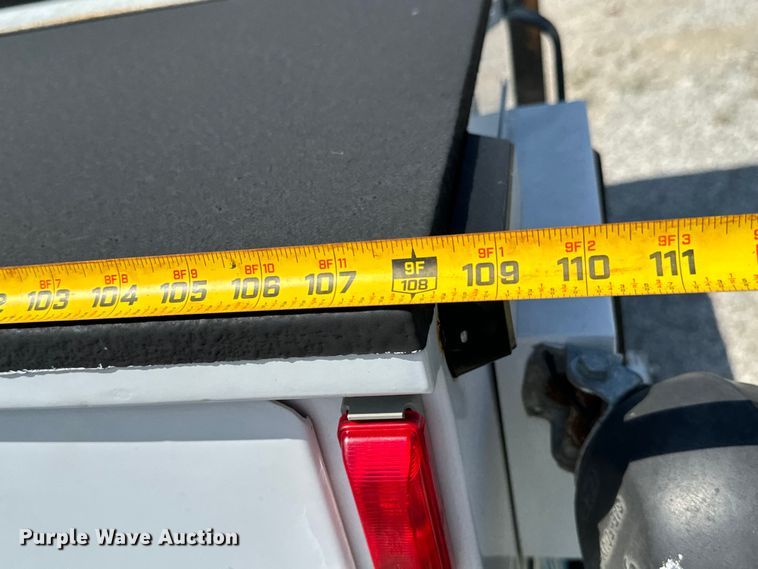 image for item ND9334 2006 Ford F350 Super Duty XL utility bed pickup truck